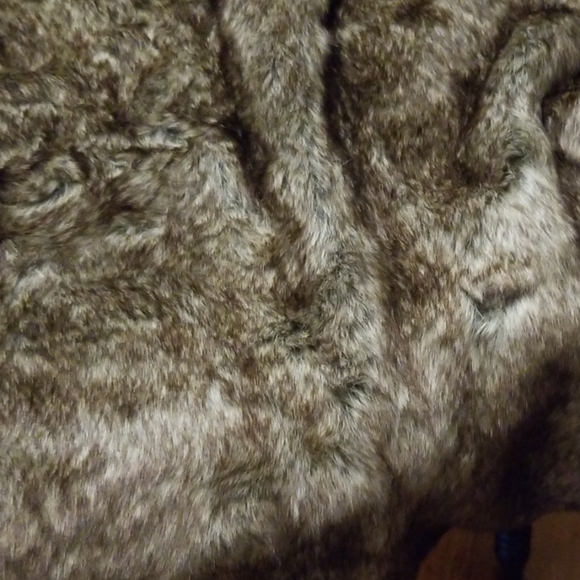 🌹Faux fur and suede vest💚 - Picture 7 of 8